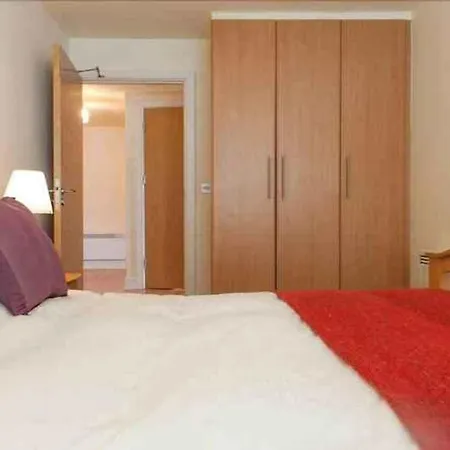 Apartment Sunny Off Grand Canal Square 2